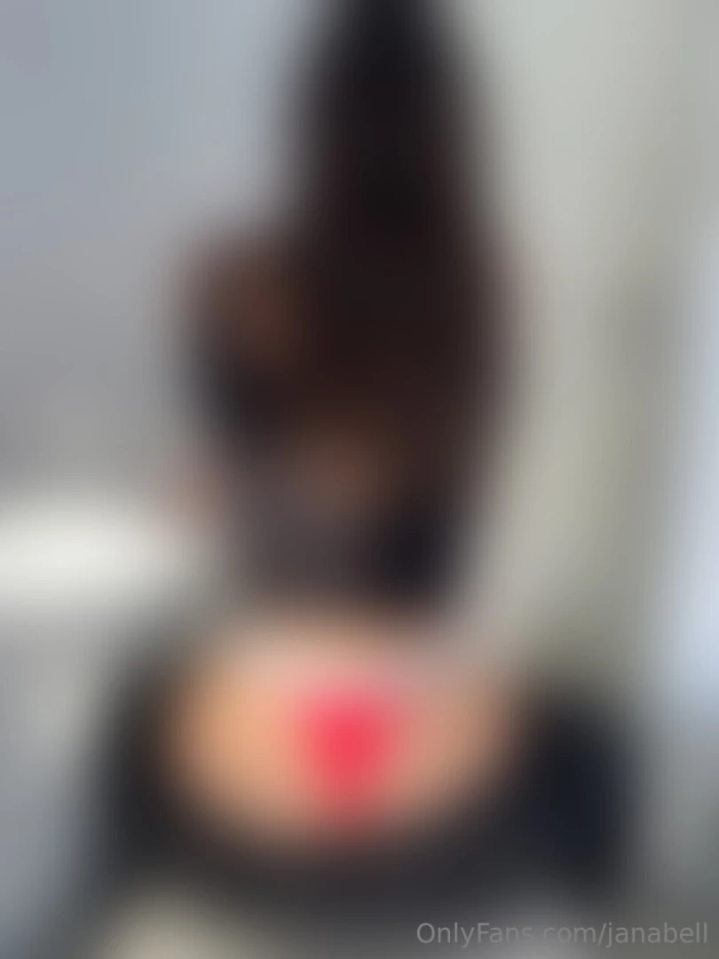 Look at these whale tails double whale tails and calvin klein in my 