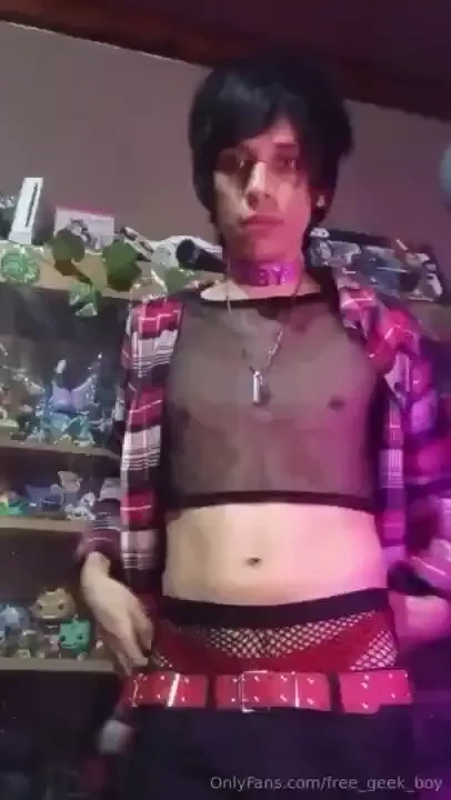 Reveal full striptease video watch this and more porn in geekfemboy 