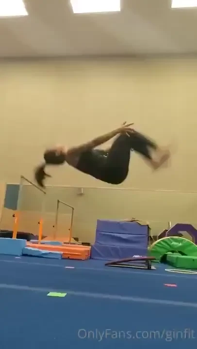 Happy hump day almost there to the weekend and landing my tuck 