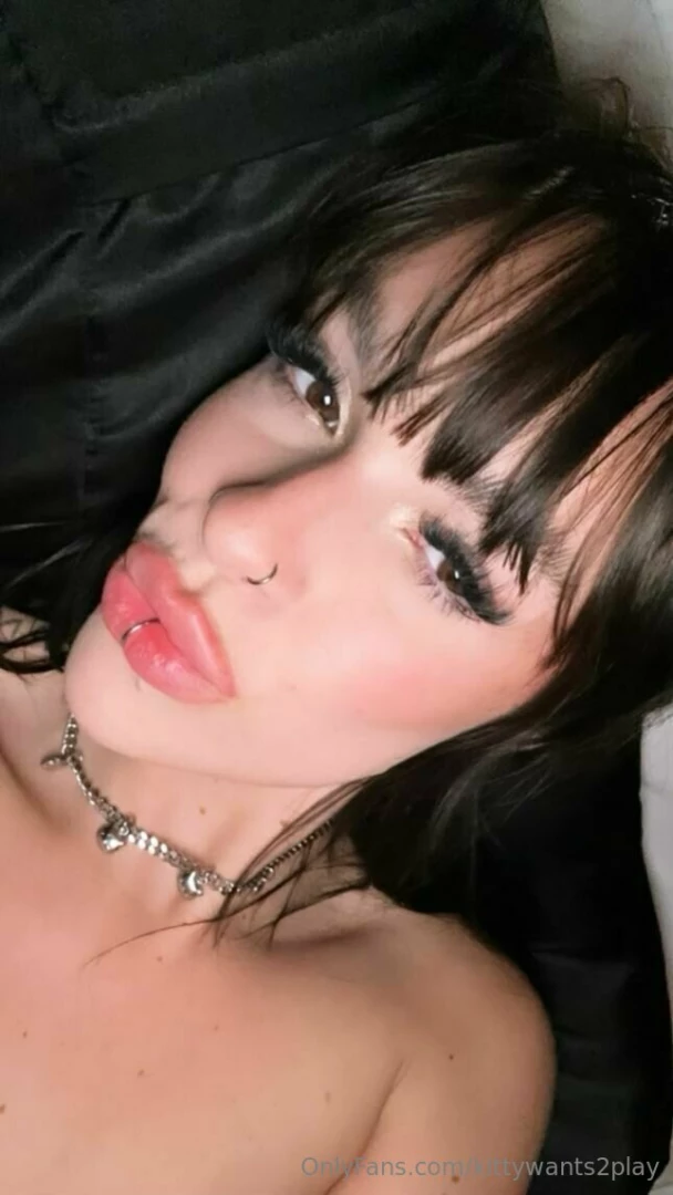 Hey cutiesss i m gonna be here all night remember my customs and 