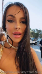 I need someone to come and chok me rn