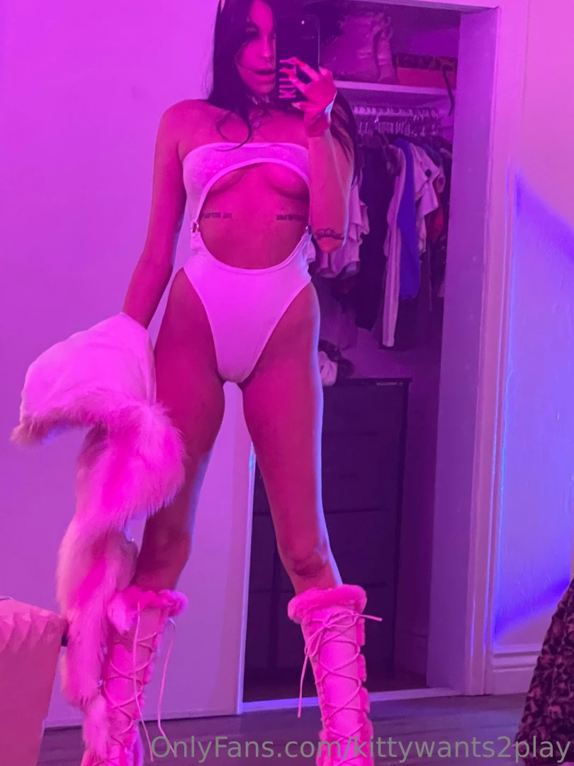 I look like a little slut and i l o v e it part 1 