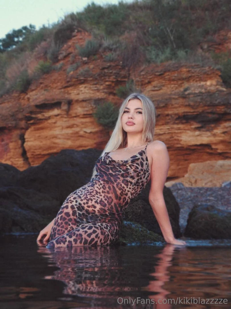 Who will rescue me from the embrace of boredom 