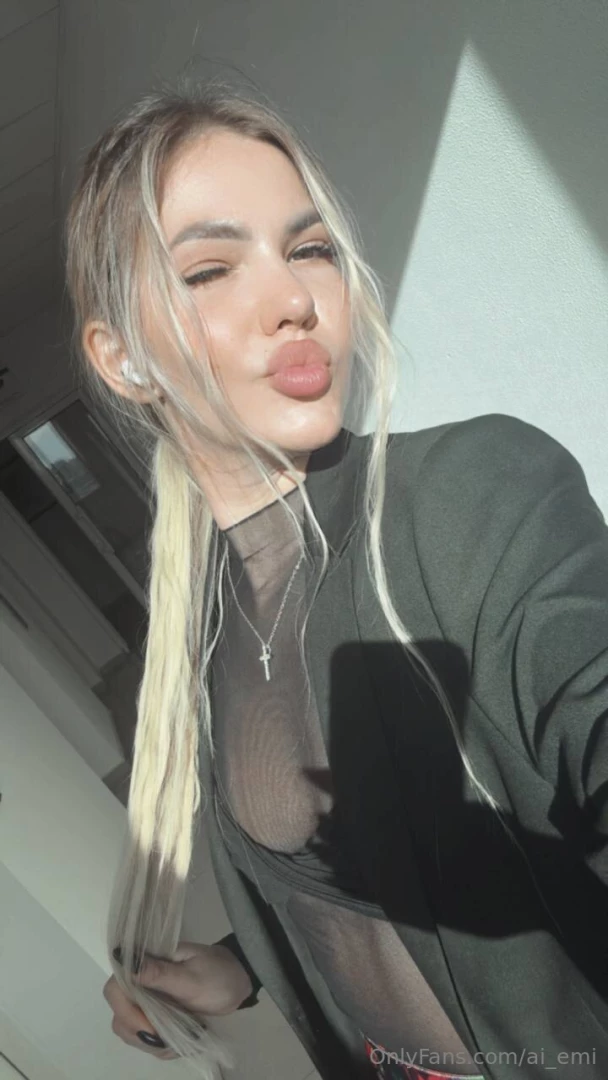 Do you love sunny or rainy days more 