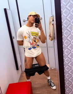 11 times out of 10 i m horny when i get into a fitting room