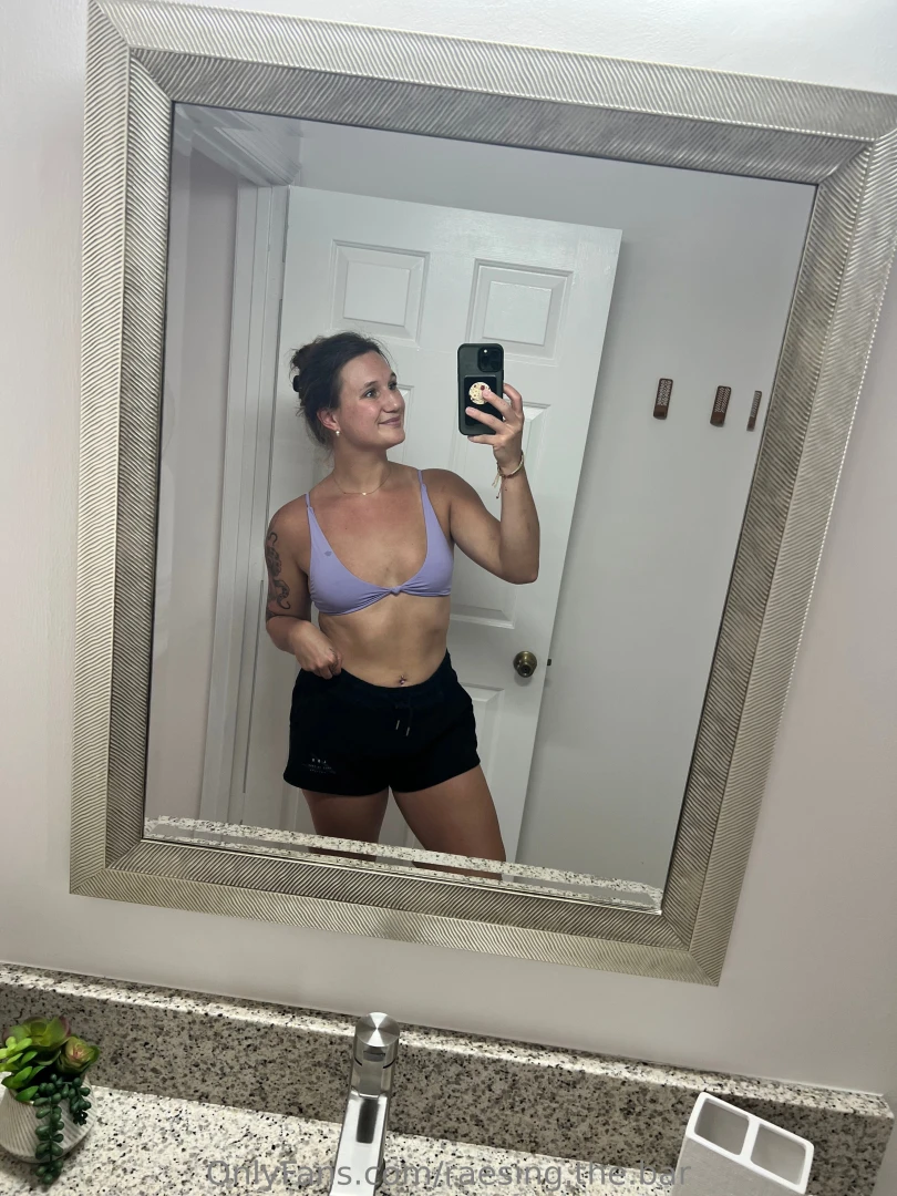 U shld see the tan lines 