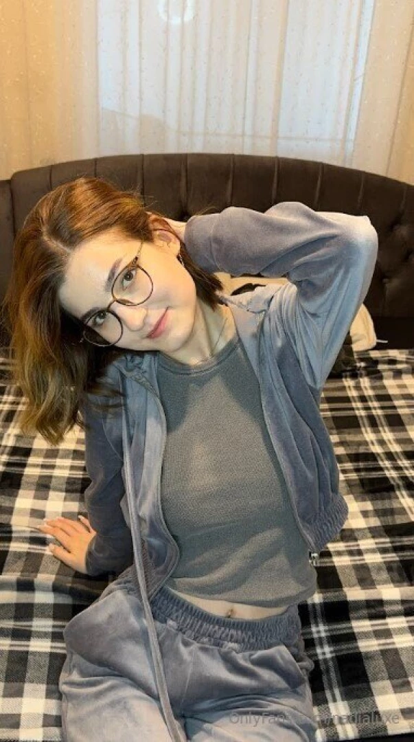 Whos gonna undress me 