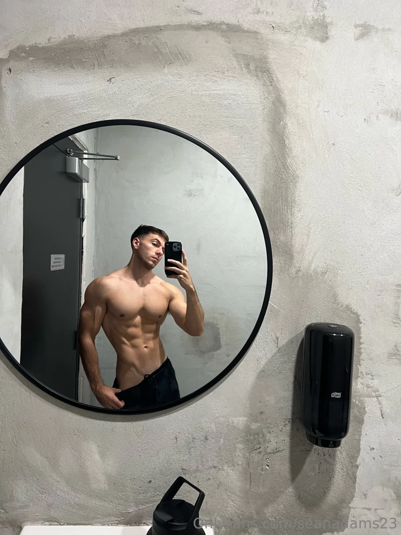 I m not a player i m the whole damn game 