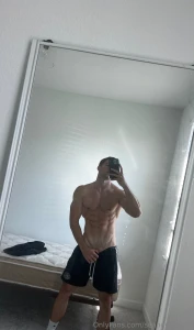 Wyd if you on this bed behind me