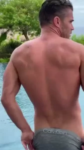 It s influencer ashleygibson a retired pro rugby league player and