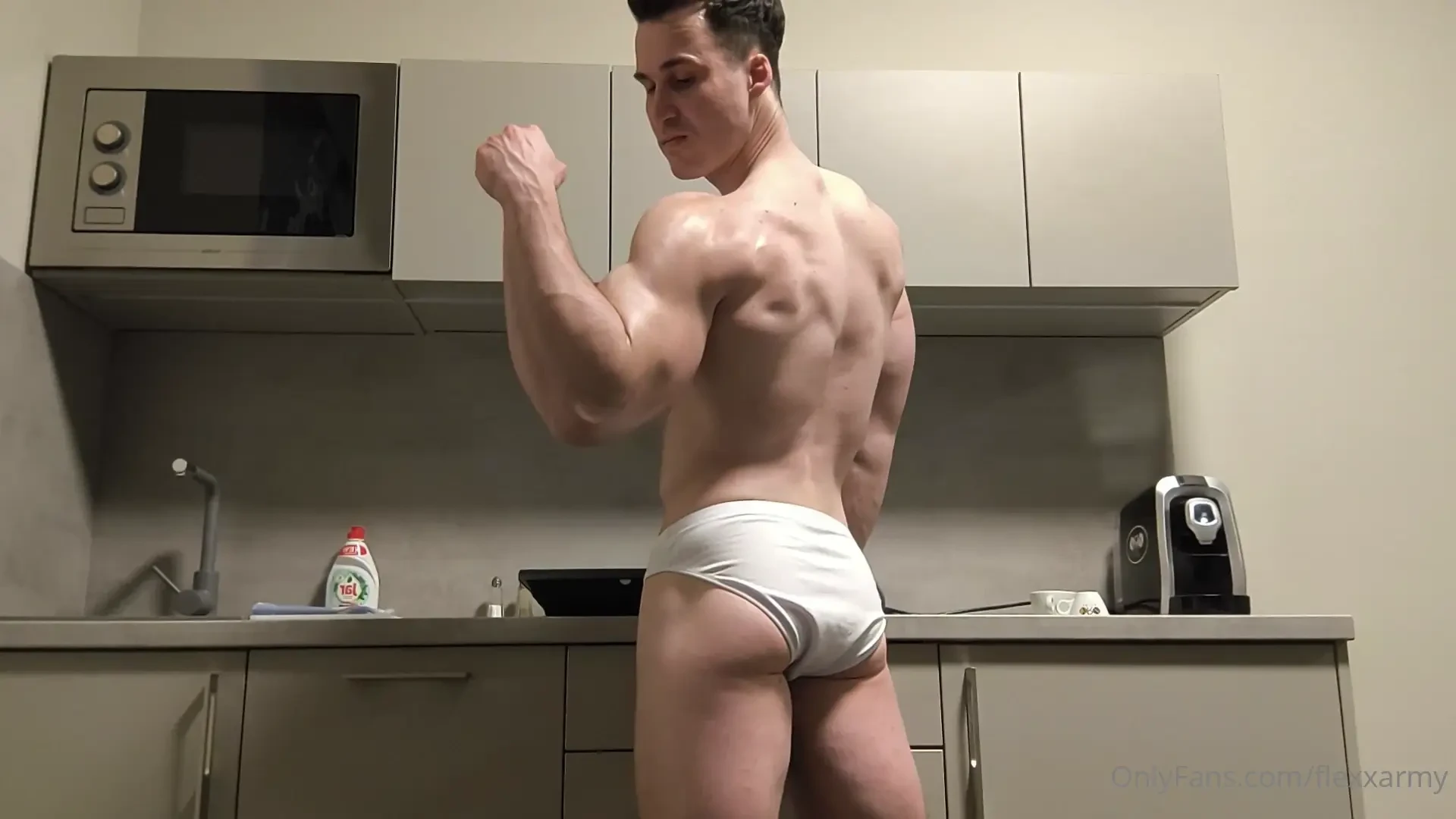 The spicy kitchen flexxx 10 minute version is on his vip profile 