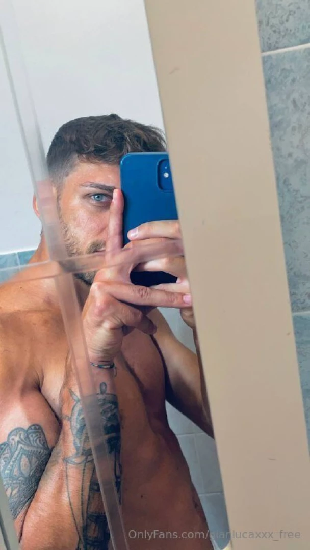 Andreaa9466 andreaa9466 follow my sexy friend with big dick and blue 