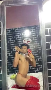 Un gran dildo y un gran conejito a big dildo and a big bunny