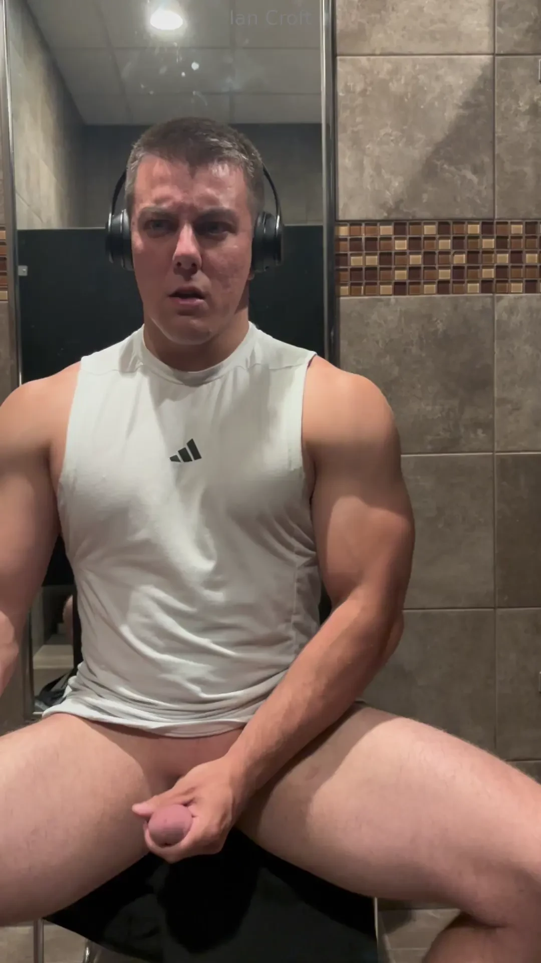 I forgot i was in the locker room for a minute 