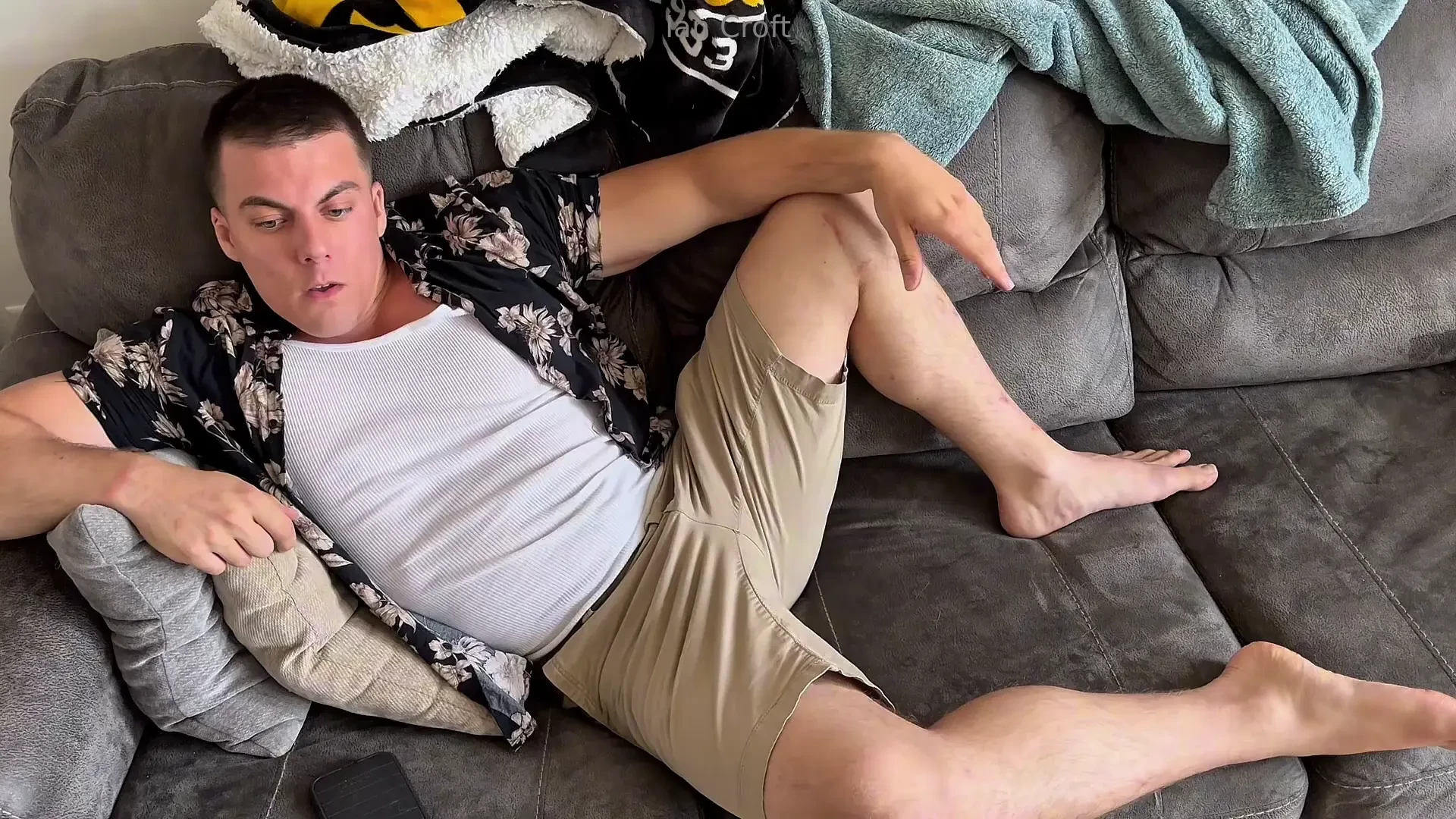 Chilling watching football but took a break to watch porn 15mins 