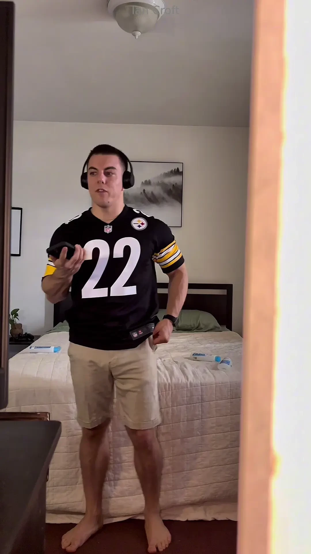 I come over to my boys place to watch the game but he isn t here i 