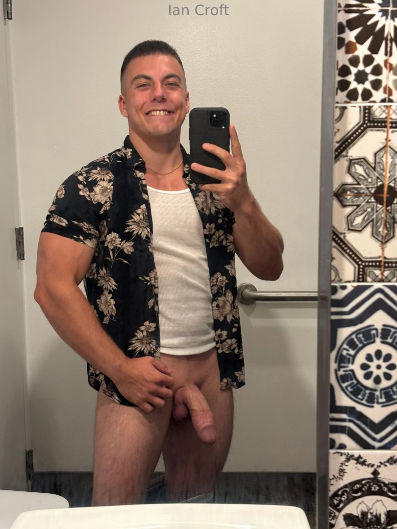 I either wearing something like this or a polo during the summer part 1 
