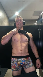 I brought my nerd underwear to the gym today i m also growing out my part 4