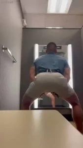 Here i am shaking my ass for you in a clothing store fitting room so