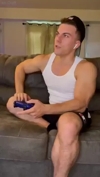 You call your straight friend while he s gaming with the boys he jerks 