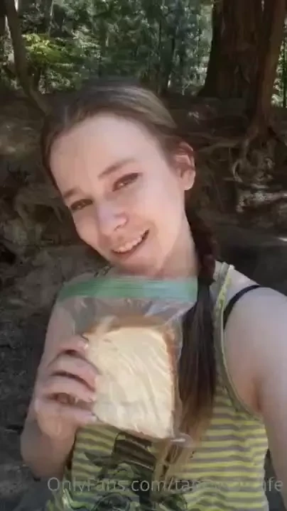 Come have lunch with me at the park i packed lots of snacks 