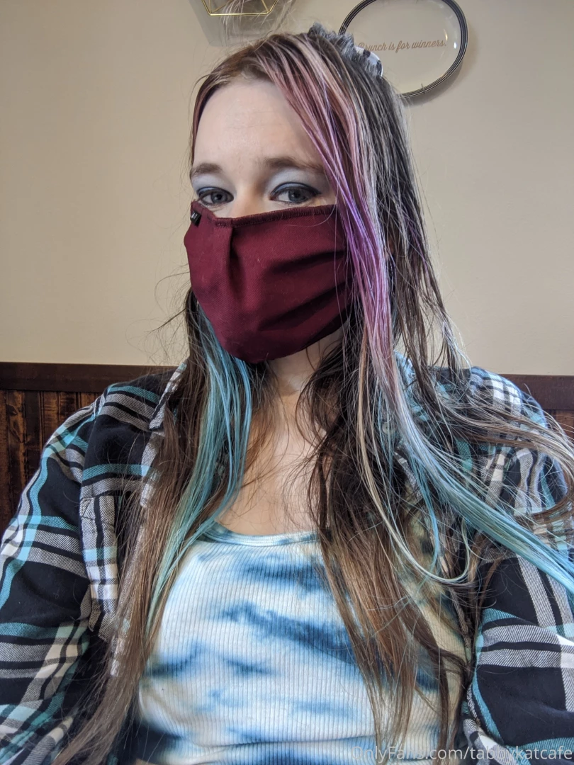 I look mysterious in a mask 