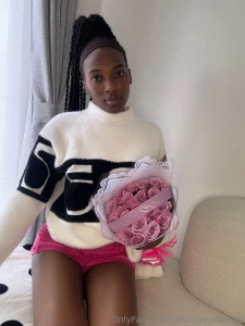 I know that roses go perfectly with my chocolate color