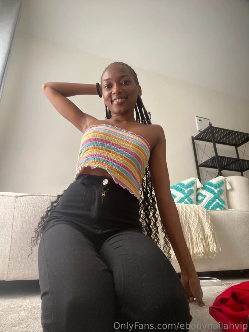 This jeans look good on me maybe they ll look even better on the floor 