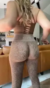 Looking for volunteers to come play with my ass