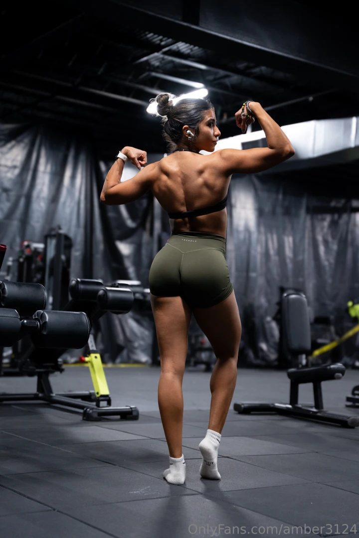 Does my ass look great in this picture 