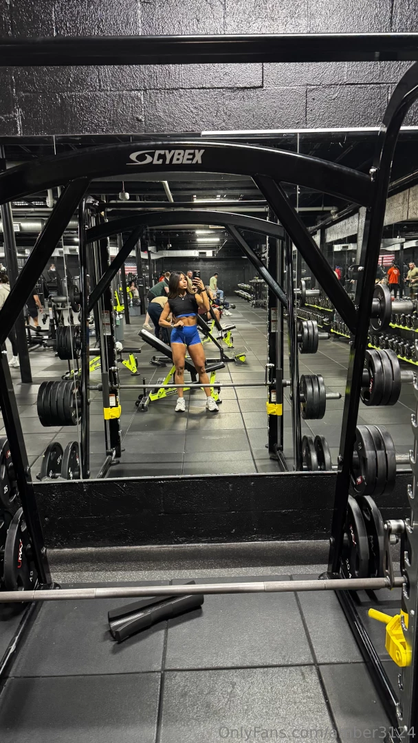 Workout s done but i m still in the mood to go all in dm me if you can 