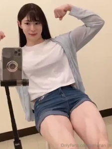 Hi how was your weekend i ll show you my legs and my favorite protein