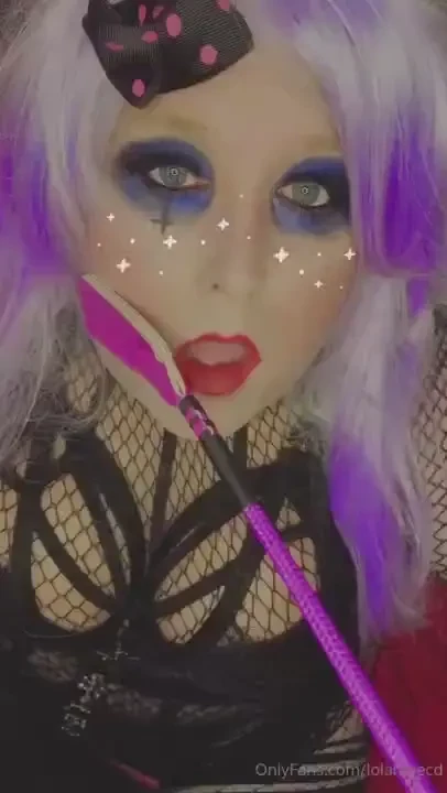 Was going to go for a bit of a low-key goth chick look but then just part 16 