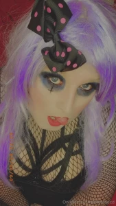 Was going to go for a bit of a low-key goth chick look but then just part 6