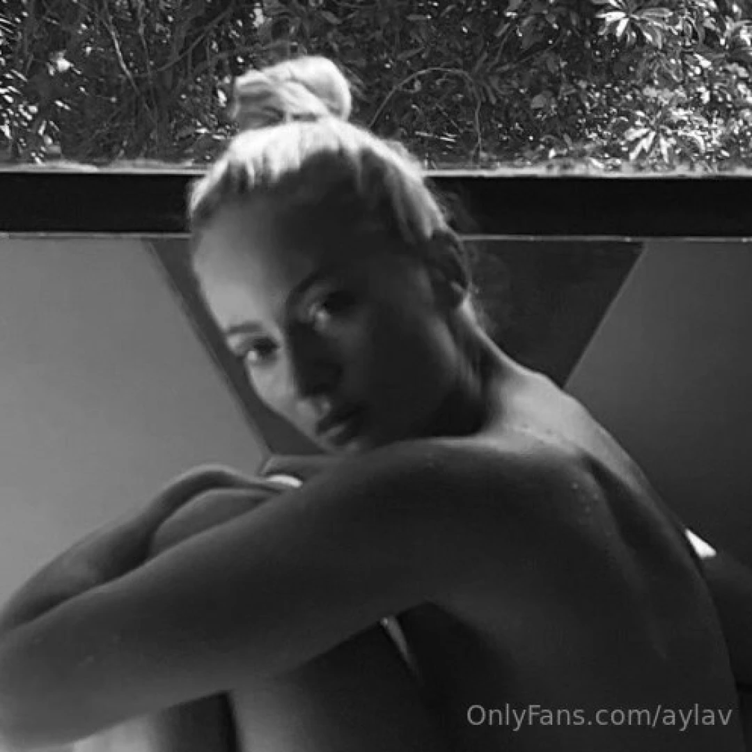 What s the sexiest thing girl can do for you in the bedroom 