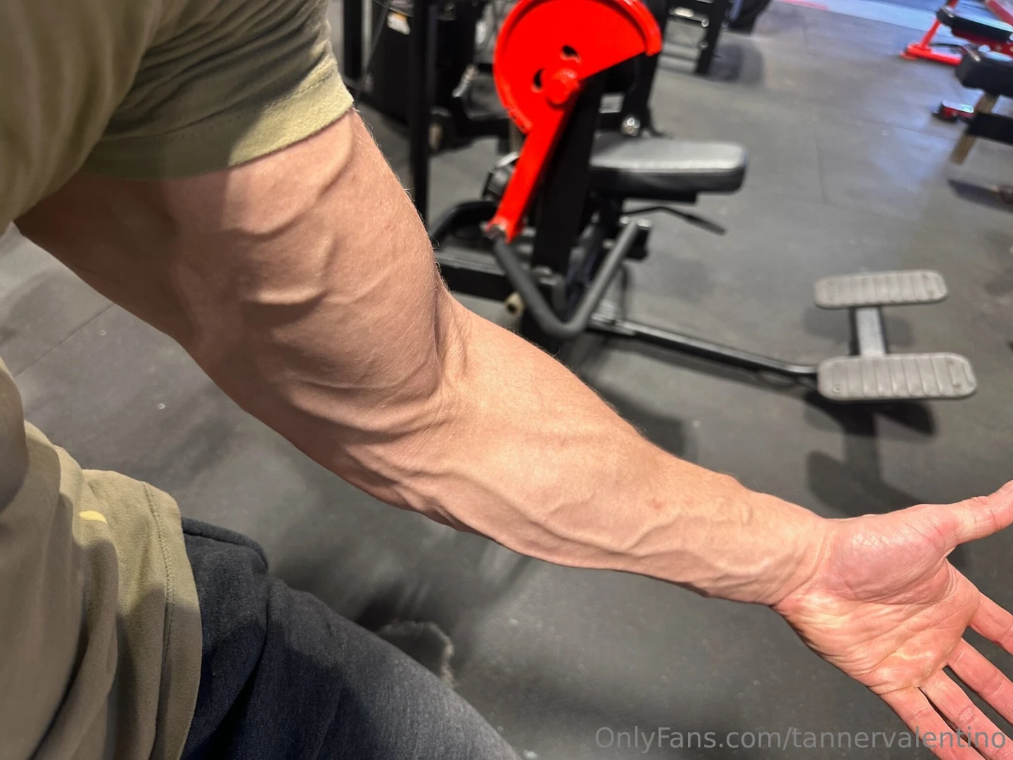 Your alpha getting his pump on 