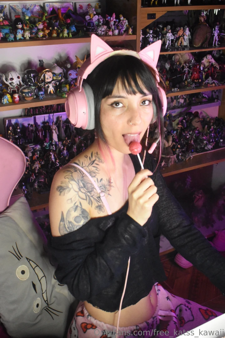 Hi how are you this isn t a complaint it s a question there s 