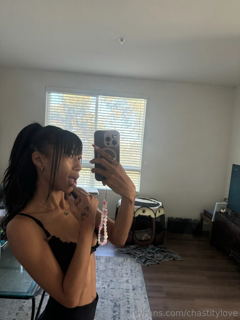 Don t be scared i don t bite too hard 