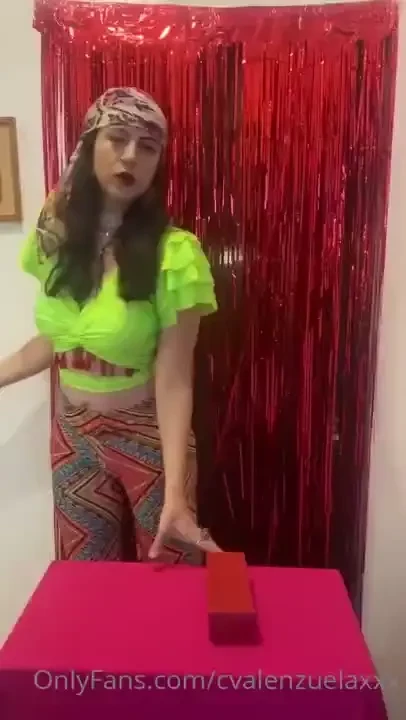Presentando a claudia la pitonisa i squirt lots now if someone taste 