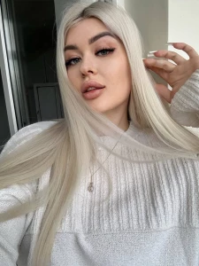 A beautiful face always excites men who like to put naughty girls on