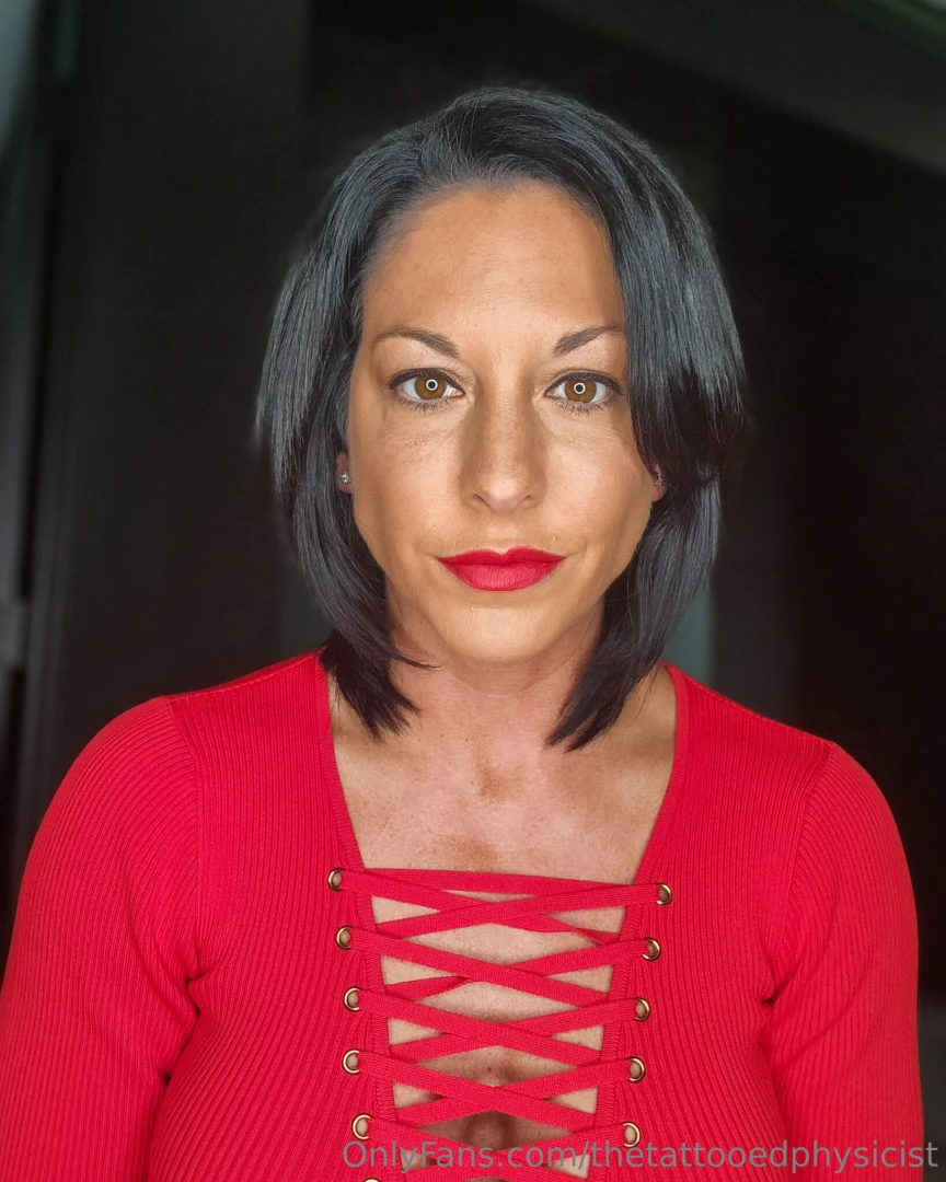 Red lips black lace and no regrets 
