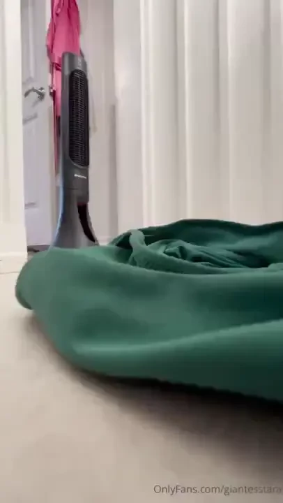 I feel eyes on me hmm probably nothing 