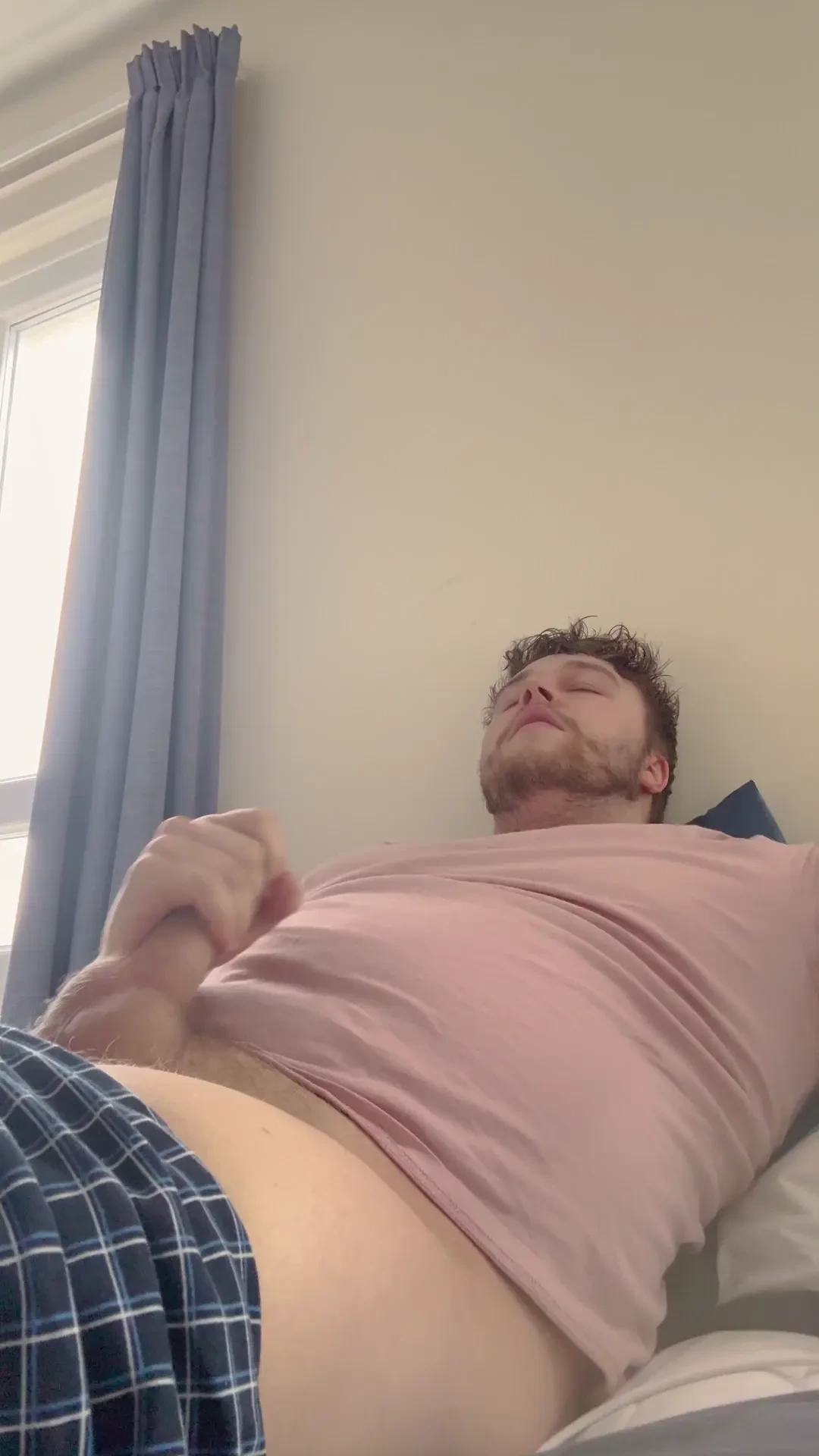 I m stressing so much that i feel like im having to sneak wanks in 