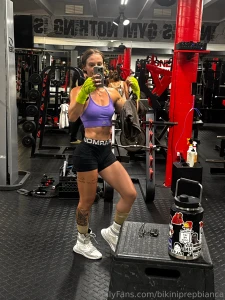 Lift heavy look hotter