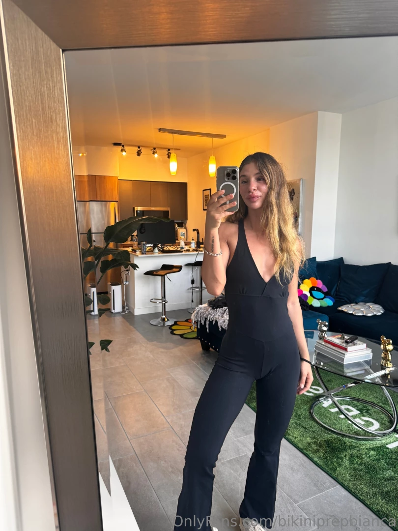 Feeling myself with this body i might record something a bit naughtier 