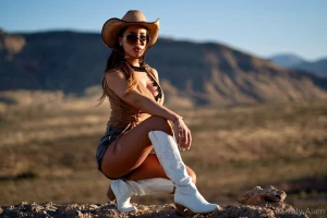 Your dream cowgirl alien internet gf