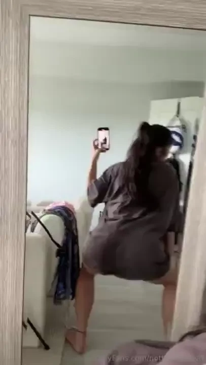 Shaking assssss cause it s friday and my birthday weekend let s have a 