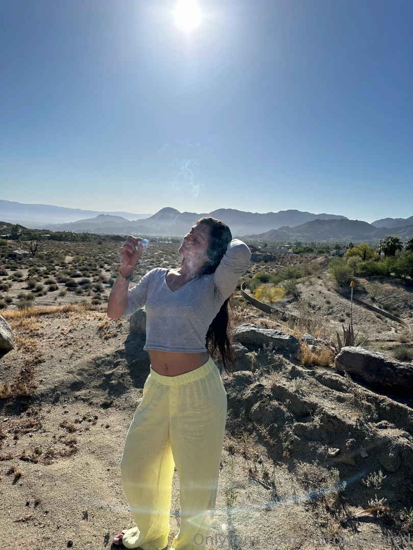 Simply unbothered dm me for some fun today i love being able to show part 1 