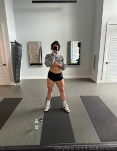 Gym time with a touch of sensuality