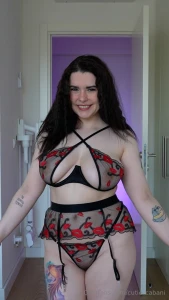 They say i can be many things but in this look i just want ur eyes on